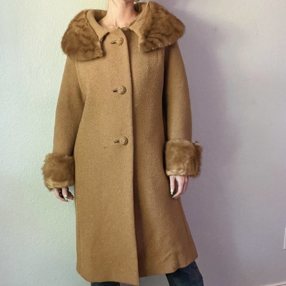 Vintage 1960's Forstmann Frizelda Tan Boucle Wool Fur Trim Swing Coat - Picture 2 of 10